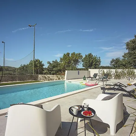 Сasa de vacaciones 700 Meter Zum Strand Mit Privatpool, Wlan, Meerblick Medulin